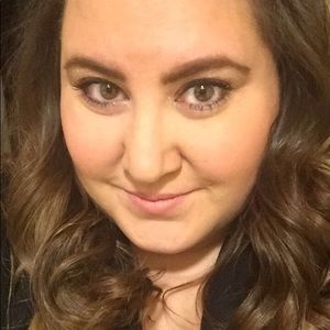 Meet your Posher, Alia